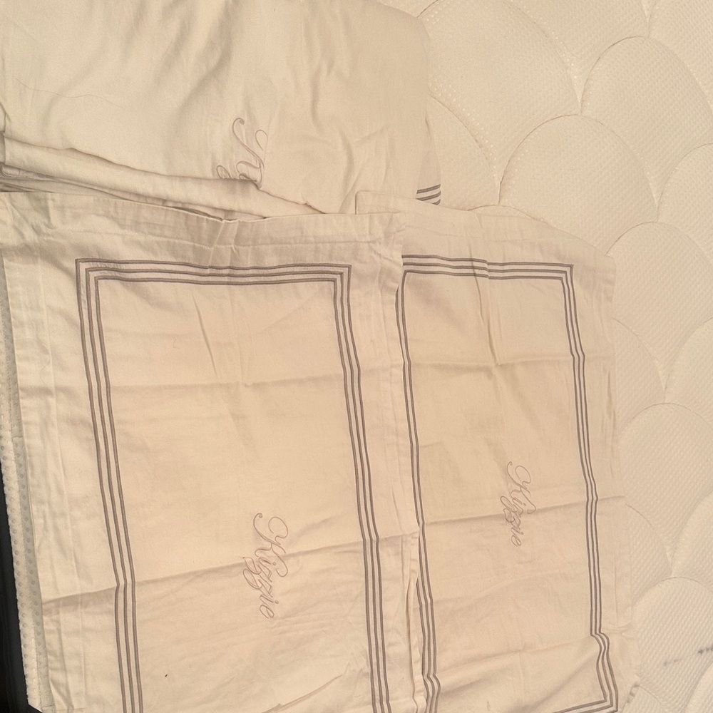 Classic Cream Duvet Cover with Subtle Gray Trim